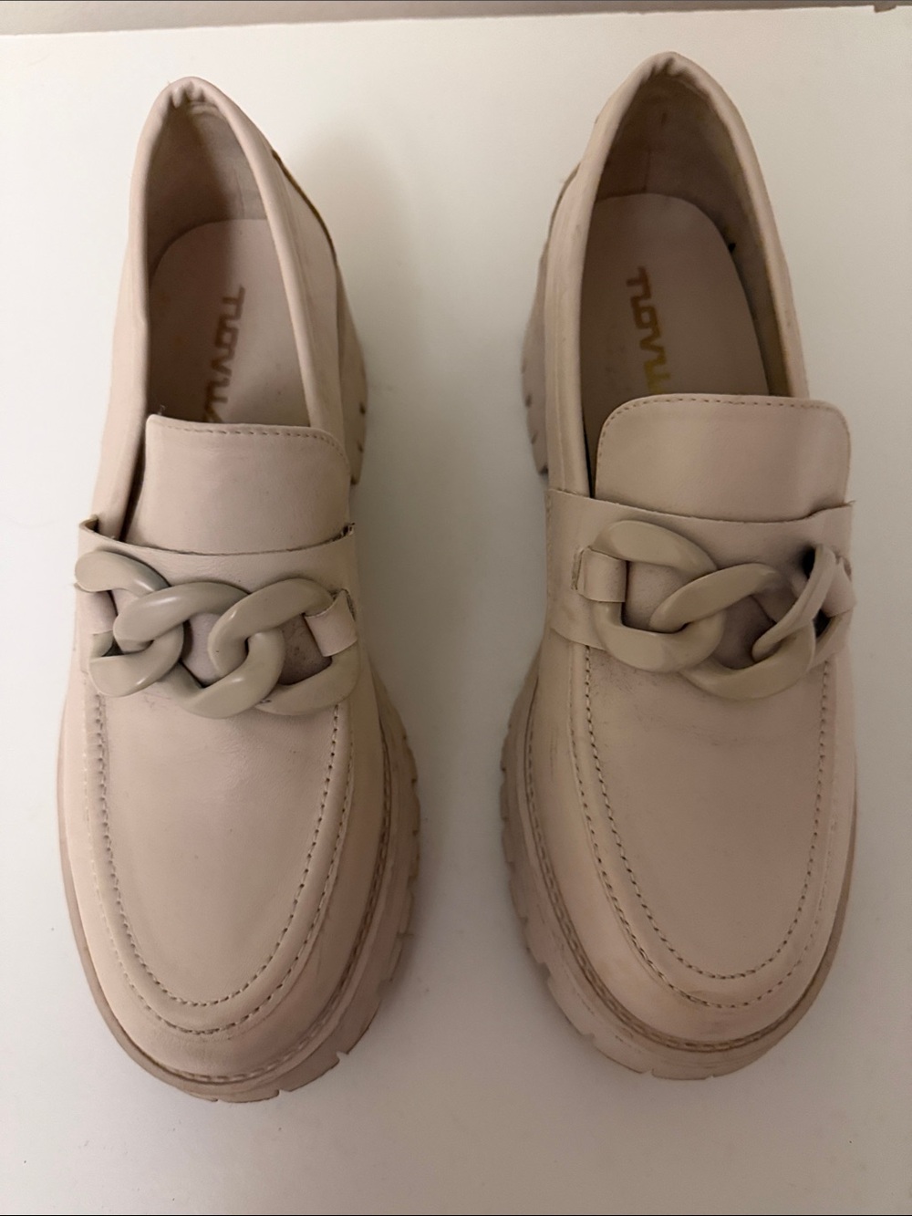 Women’s Chain-Link Loafers in Light Beige